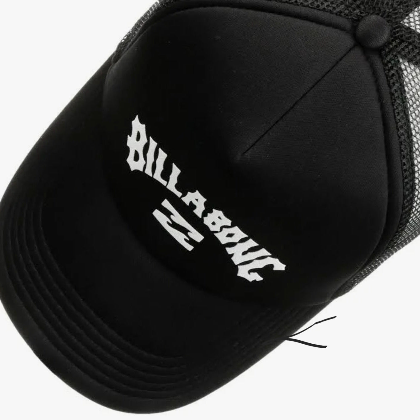 Black cap with 'Billabong' logo on a white background