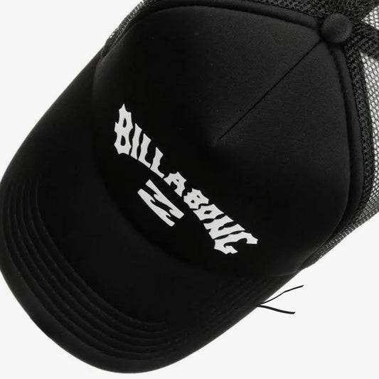 Black cap with 'Billabong' logo on a white background